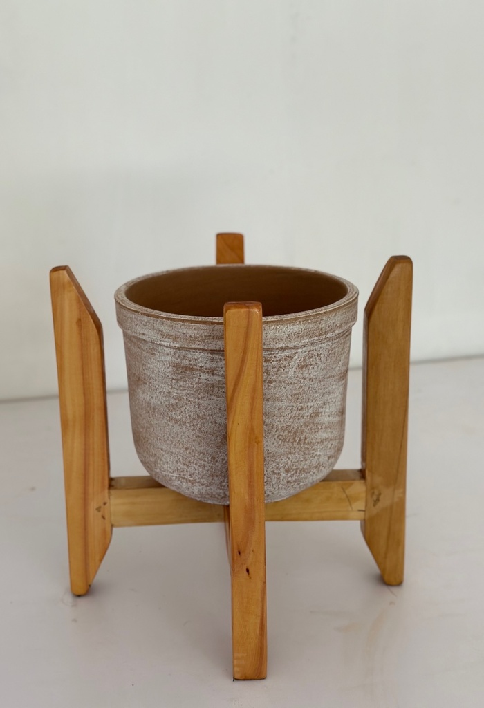 Vikovu Stand in Pine (Size 6) 