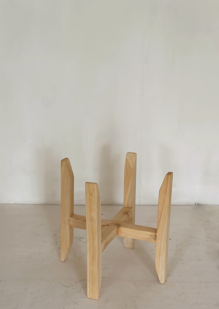 Vikovu Stand in Natural (Size 7) 