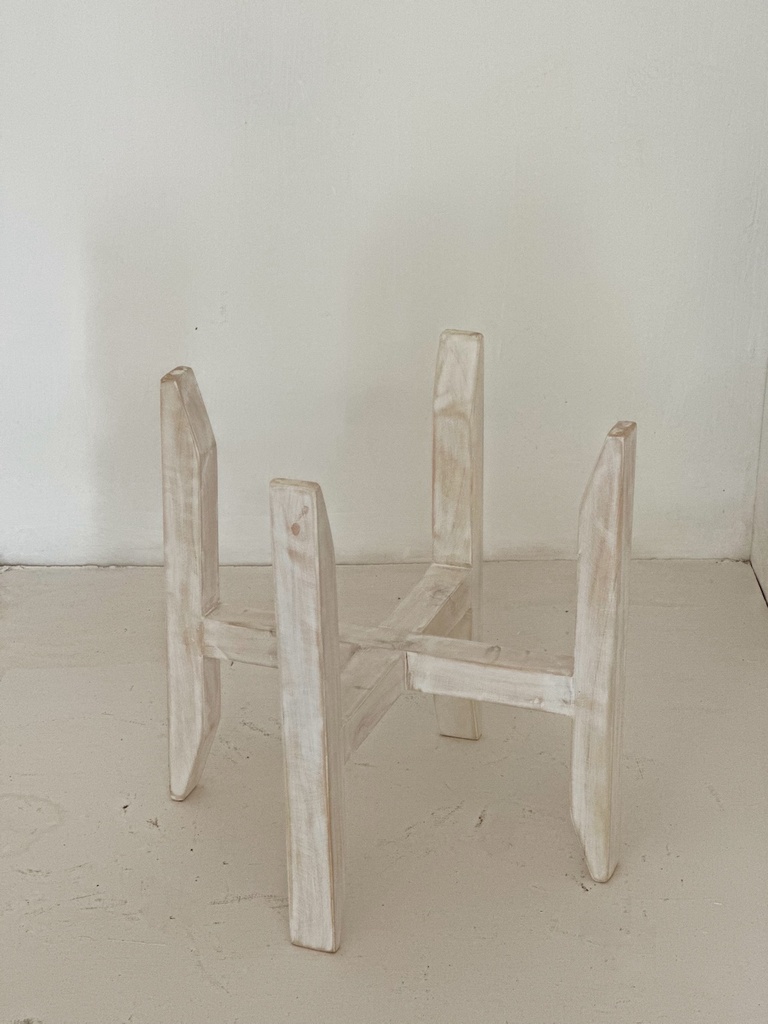 Vikovu Stand in Whitewash (Size 7) 